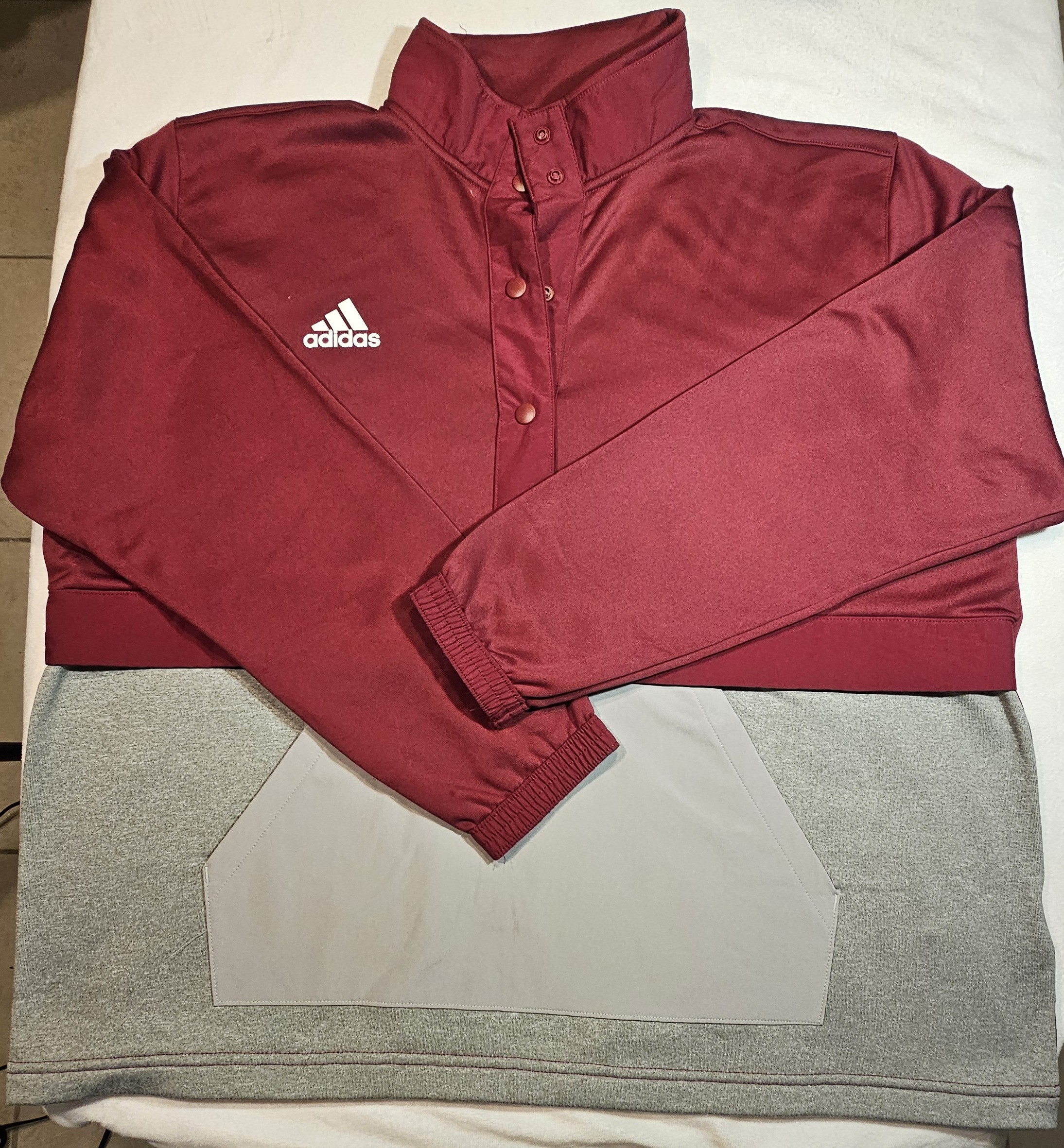 Chamarra Adidas roja