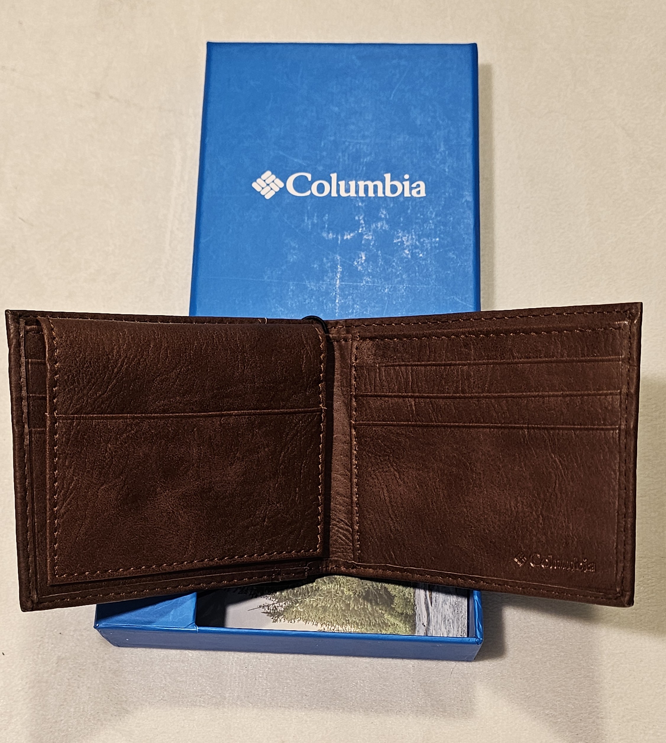 Cartera Columbia